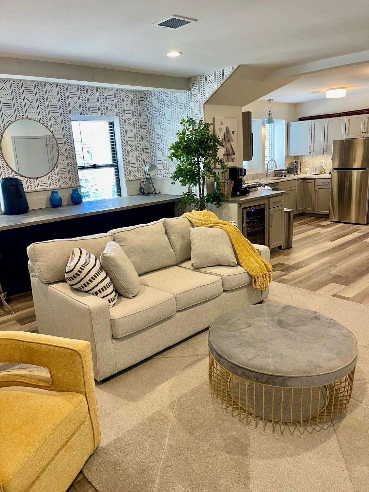 Modern Fully Renovated Suite & Loft In Downtown Trenton Værelse billede